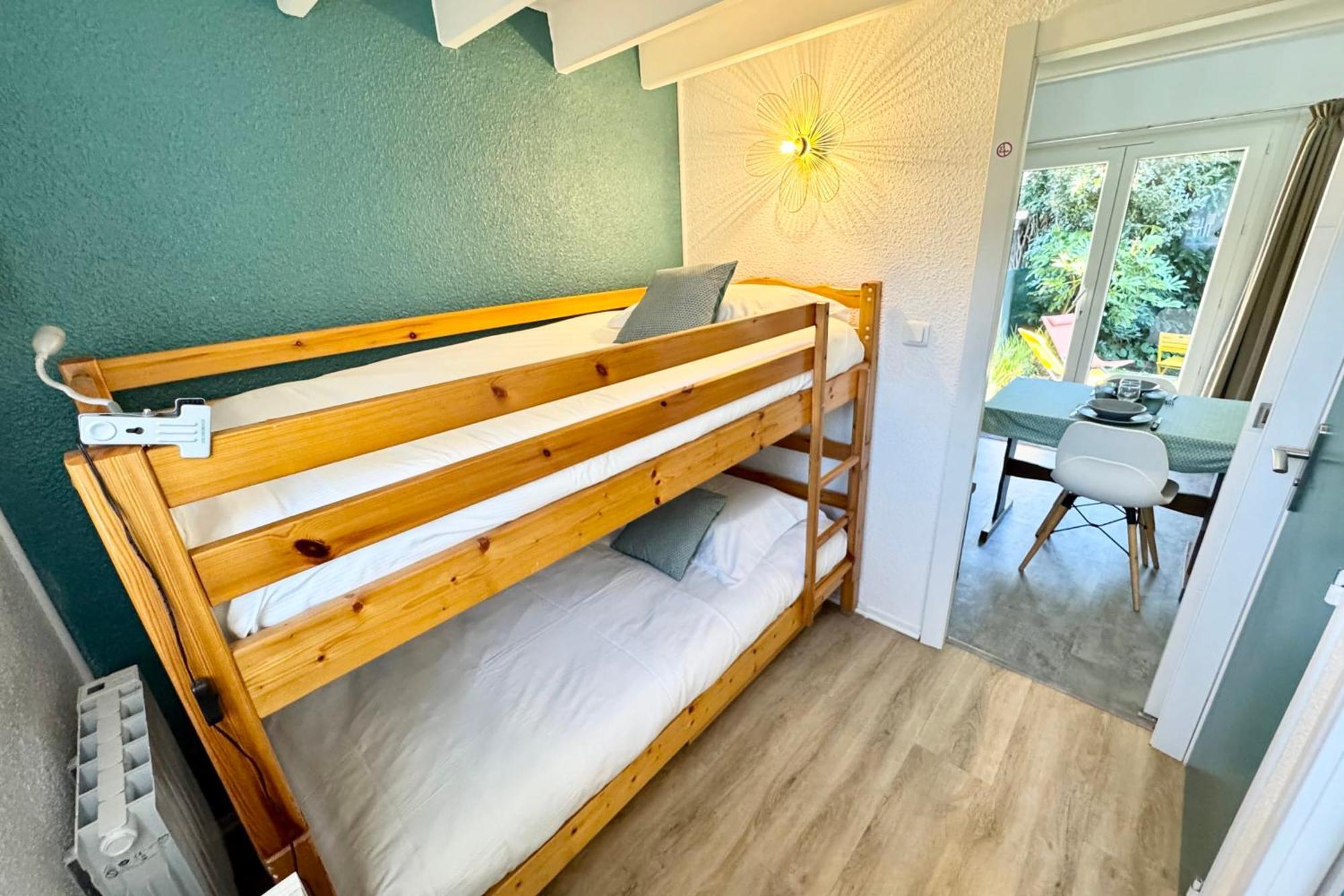 Maisonnette De Charme Bord De Mer Piscine 기델 외부 사진